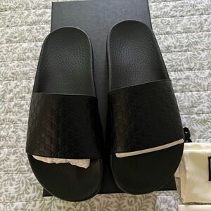 GUCCI Microguccissima Pattern Slides